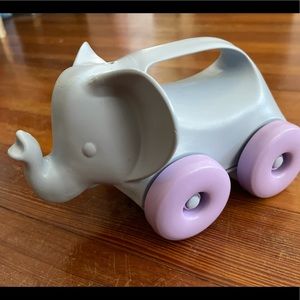 Baby toy elephant on wheels 🐘